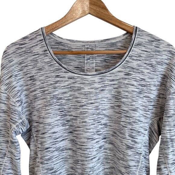Lululemon Sweat Embrace Long Sleeve
Tiger Space Dye Black White - Picture 5 of 8